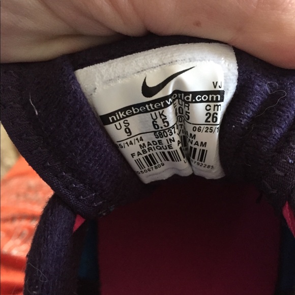 Nike Training Shoes - Picture 6 of 6